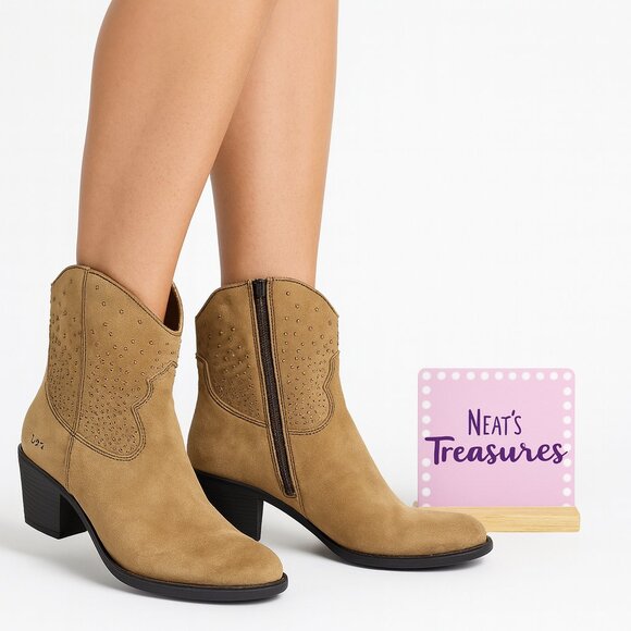 BOC Born Concept AMBROSIA Taupe Leather Studded Western Ankle Boots Sz 6.5 / 37 - Picture 1 of 16